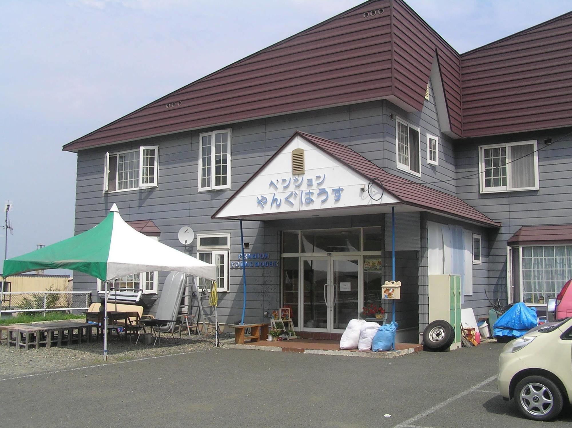Pension Young House Furano Exterior photo